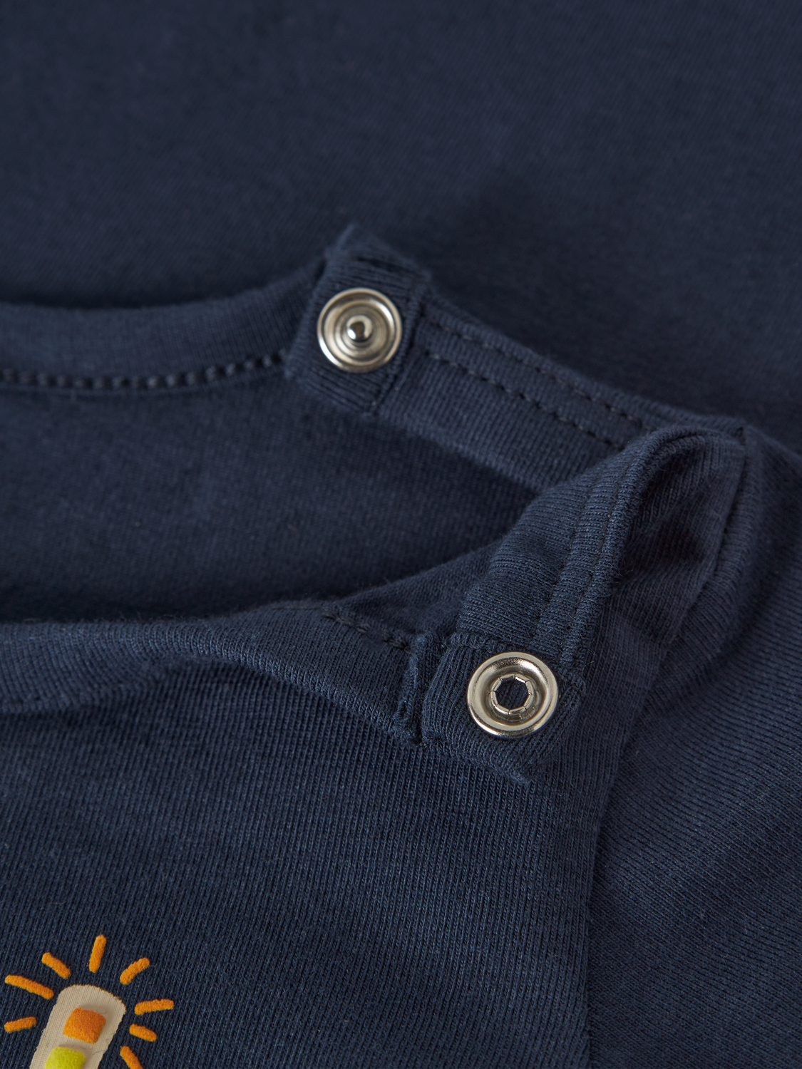 model_shot-front_full